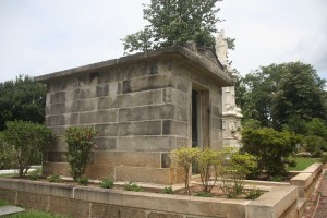 Oakland Cemetery ~ Grave Structure